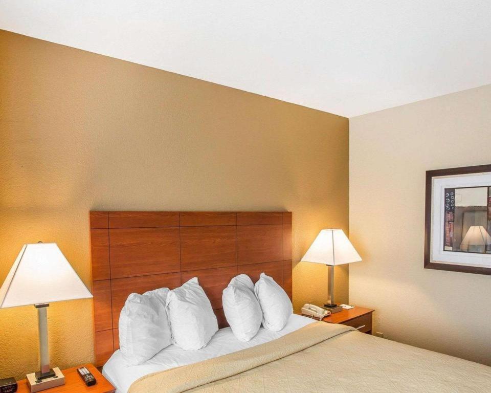 Quality Inn & Suites Маунт-Джулиет Экстерьер фото