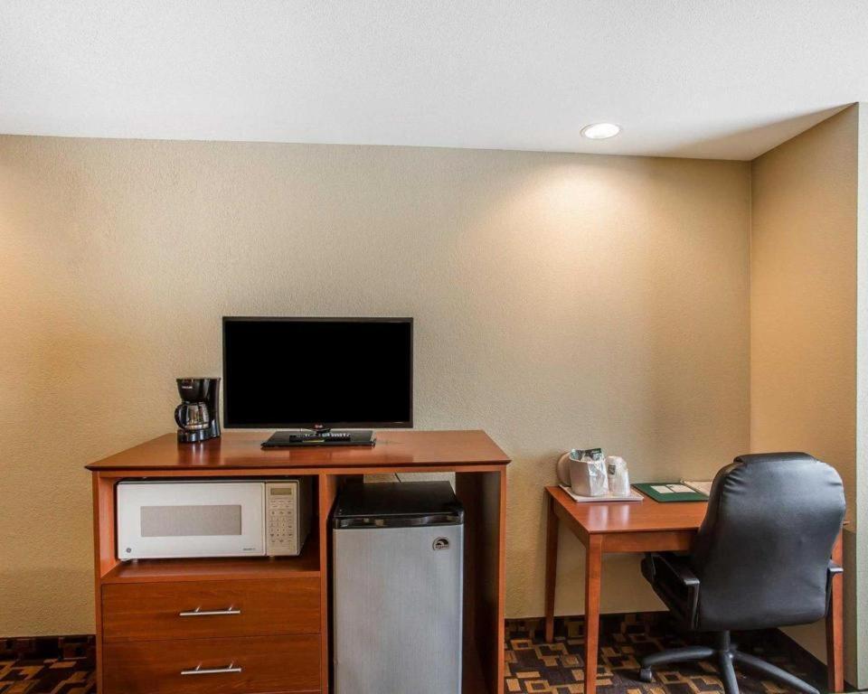 Quality Inn & Suites Маунт-Джулиет Экстерьер фото