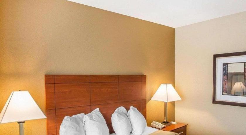 Quality Inn & Suites Маунт-Джулиет Экстерьер фото